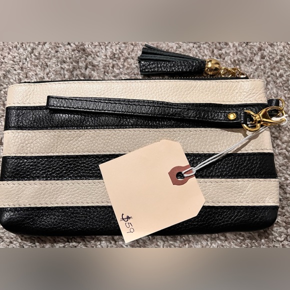 Handbags - wristlet leather bag